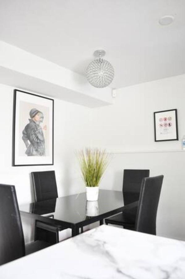 Cozy 1 Bd Suite Centrally Located North Vancouver Exterior foto