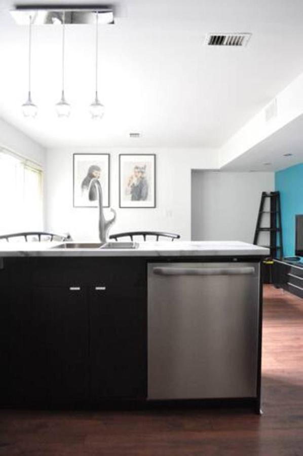 Cozy 1 Bd Suite Centrally Located North Vancouver Exterior foto